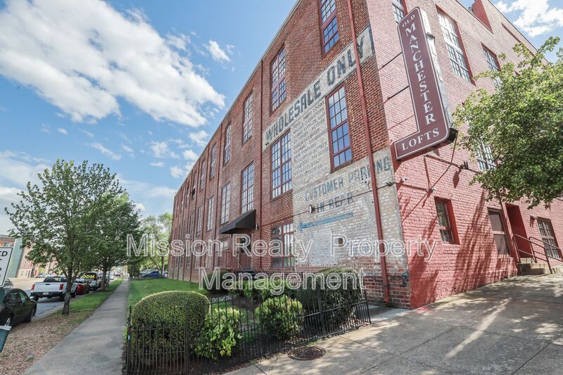 Richmond Condo: 815 Porter St Unit 102