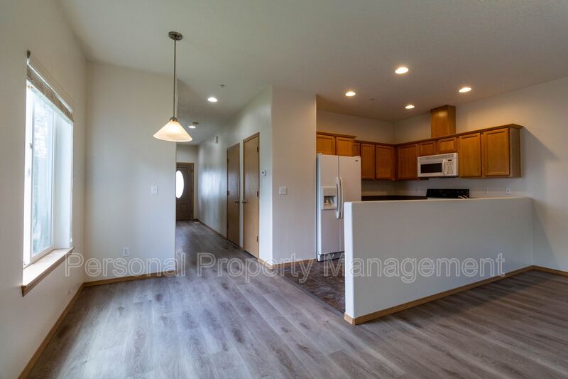 Camas Townhome: 865 NW Ivy Street