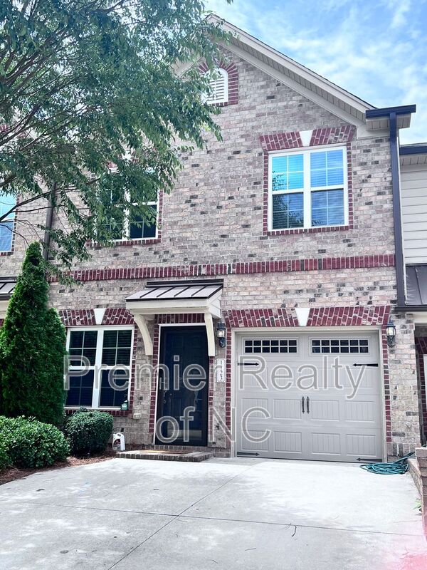 Winston Salem House: 1123 Augustine Heights Dr