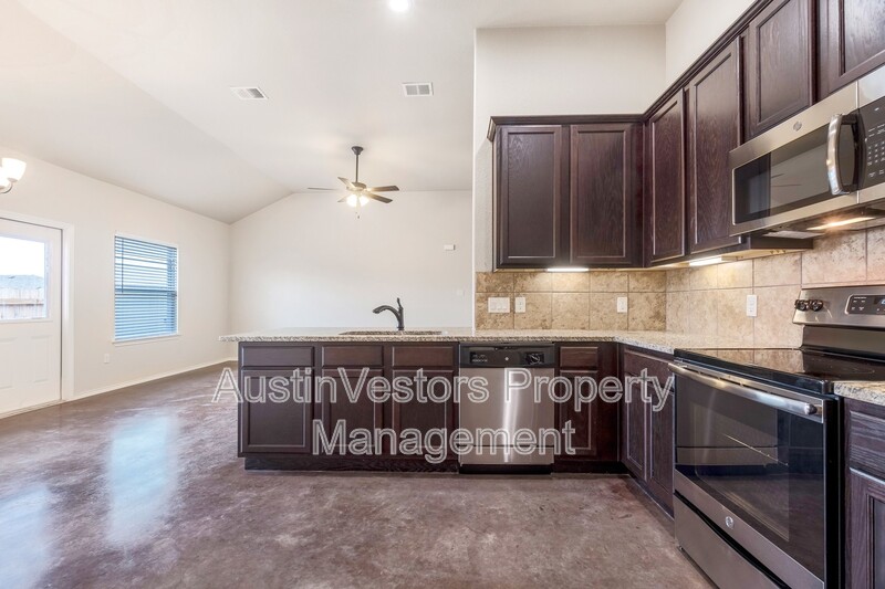 Buda Condo: 118 Samuel Dr