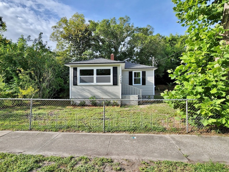 Jacksonville House: 1342 30th St W