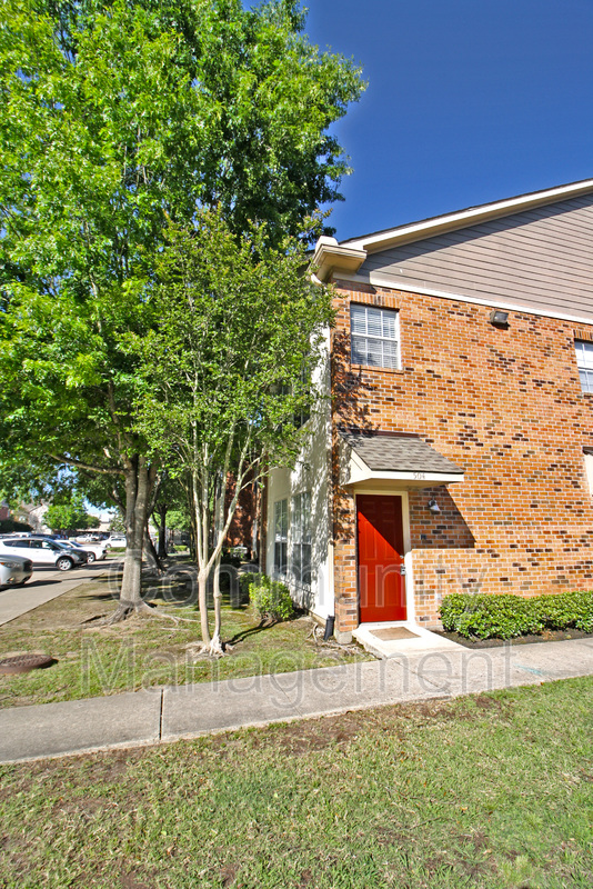 Baton Rouge Townhome: 710 E Boyd Dr