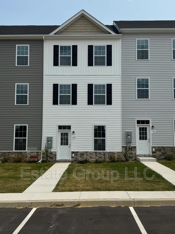 Kearneysville Townhome: 52 Snowdrop Ct