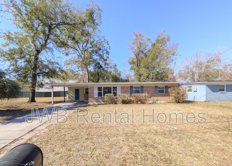 Jacksonville House: 662 Melba St