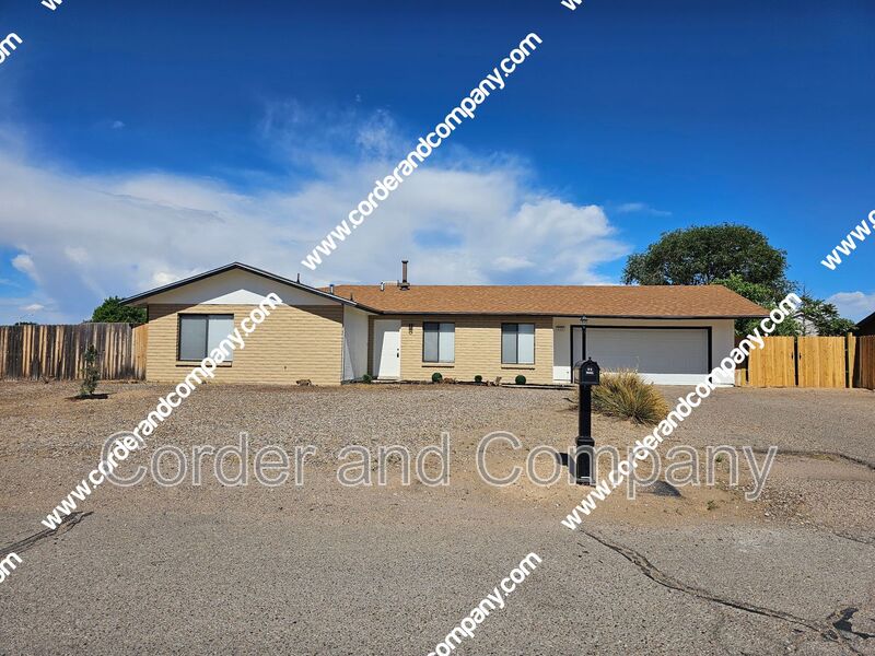 Rio Rancho House: 120 17th St SE