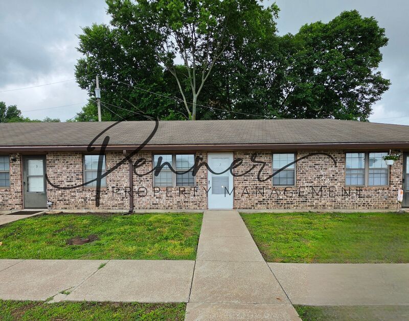 Oak Grove House: 101 SW 7th St