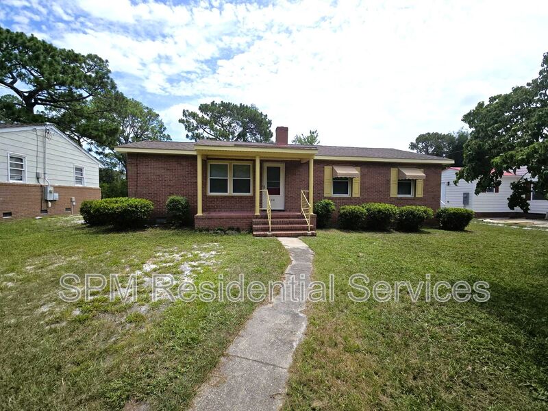 Wilmington House: 234 Oakcrest Dr