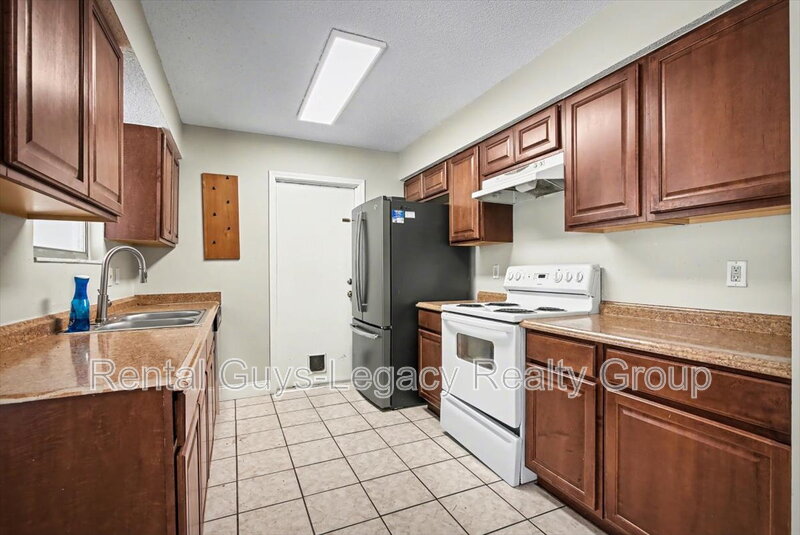 Jacksonville House: 2120 Blair Road