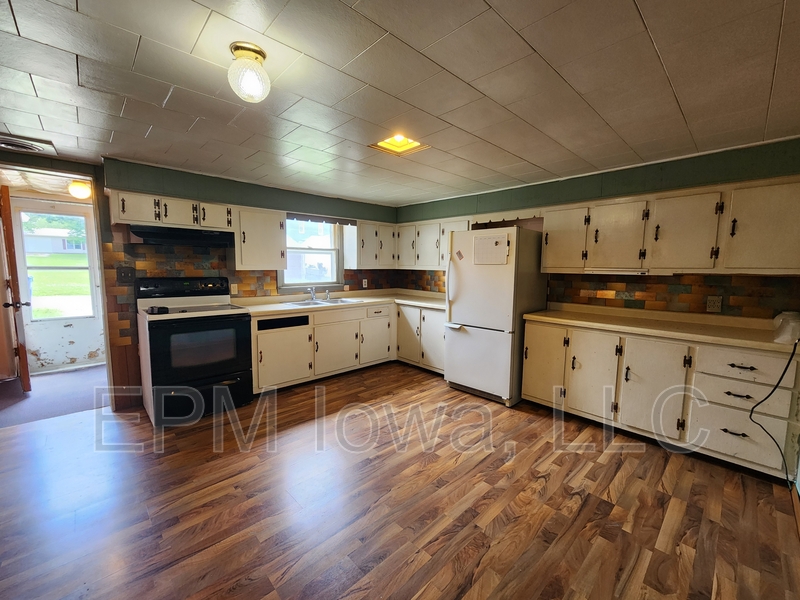 Independence House: 816 5th Avenue Northeast