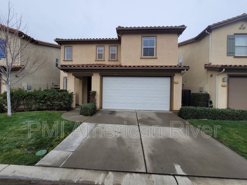 Elk Grove House: 8143 Crystal Walk Circle