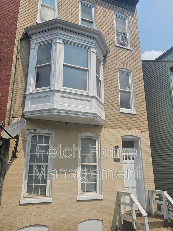 York House: 569 West Philadelphia Street