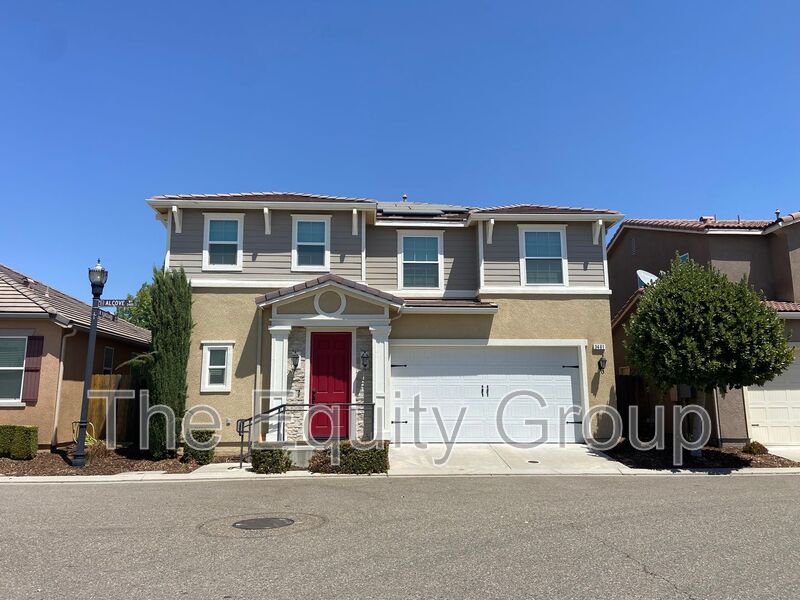Clovis House: 3461 Alcove Way