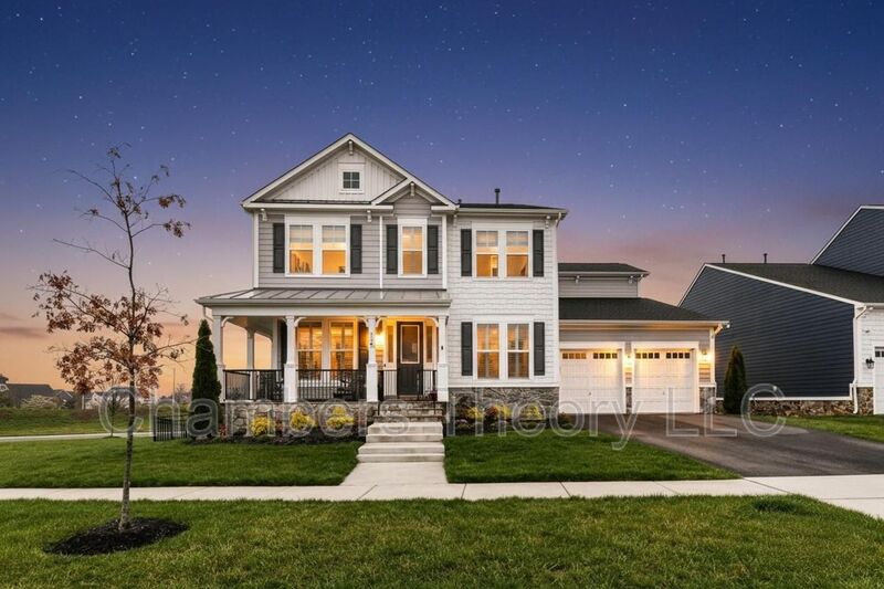 Leesburg House: 114 Ionian St SE