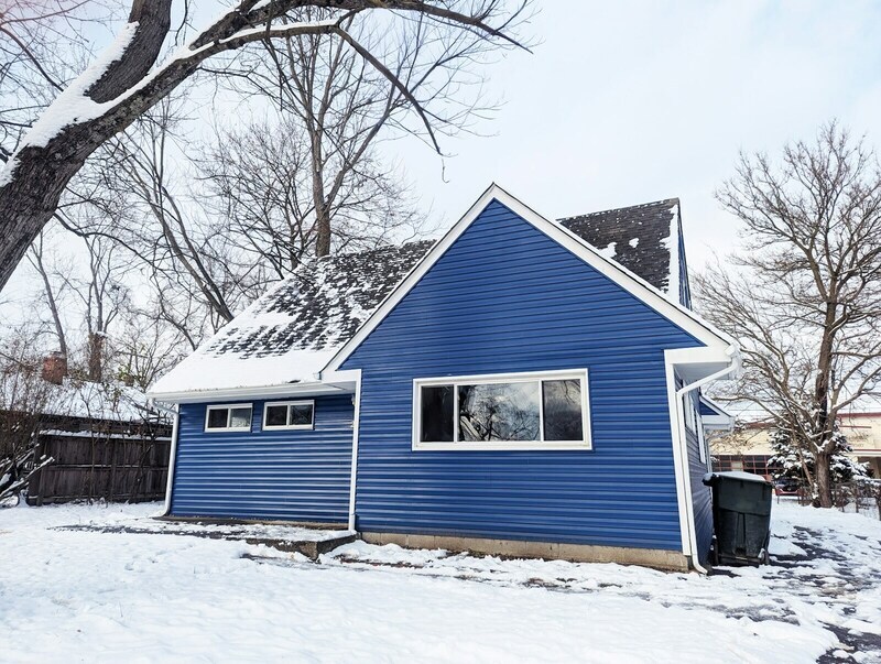 Columbus House: 2294 Minnesota Ave