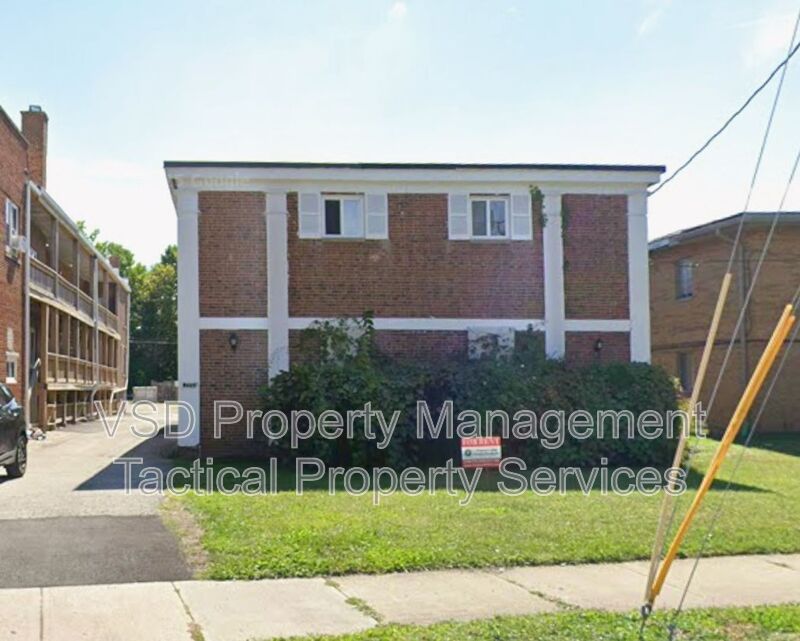 Cleveland Condo: 17550 Lakeshore Blvd