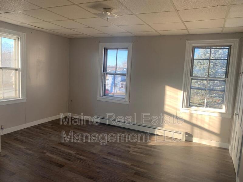 Request a Viewing for 7 Union St., Apt. 2 Tenant Turner