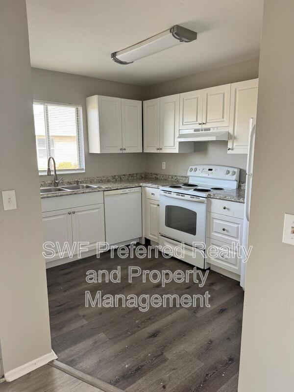 Cape Coral Condo: 533 Southeast 6th Avenue