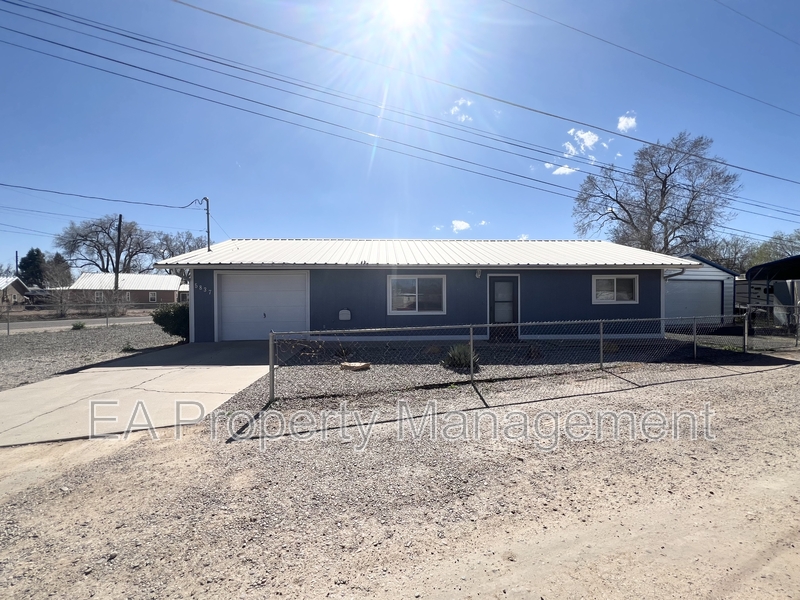 Albuquerque House: 5837 Guadalupe Trl NW