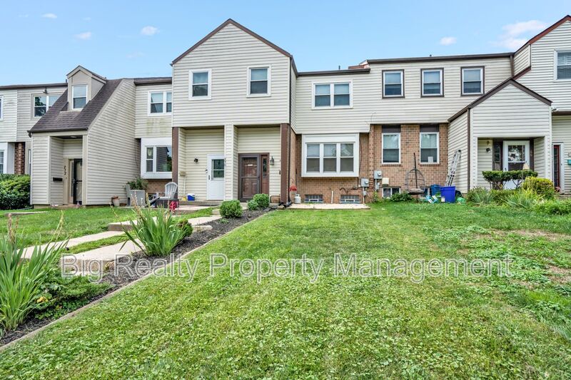 Lafayette Hill House: 268 Birch Dr