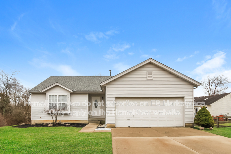 Lebanon House: 475 Lookout Ridge Dr