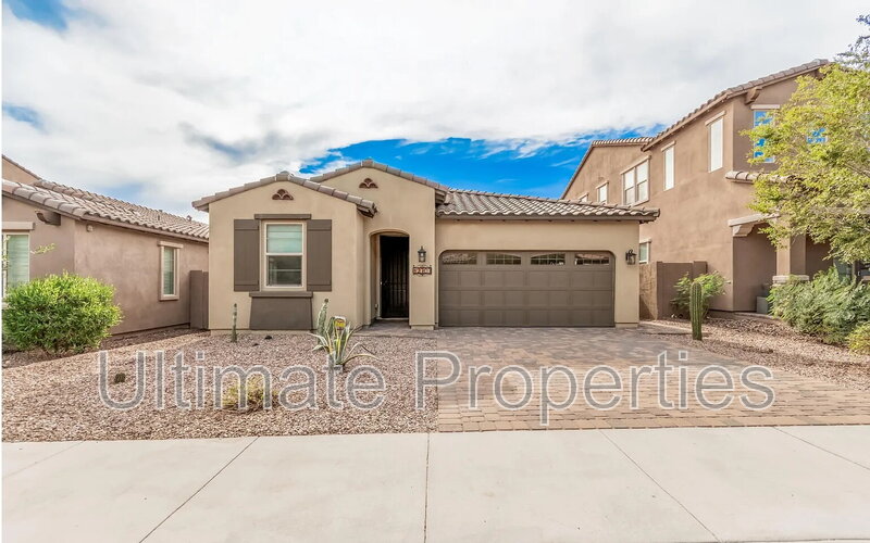 Peoria House: 12707 West Caraveo Place