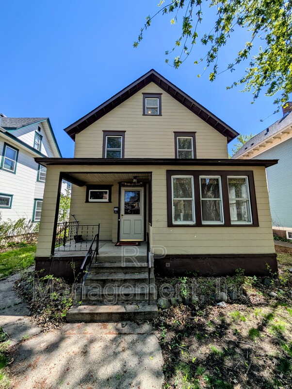 Saint Paul House: 398 Herschel St