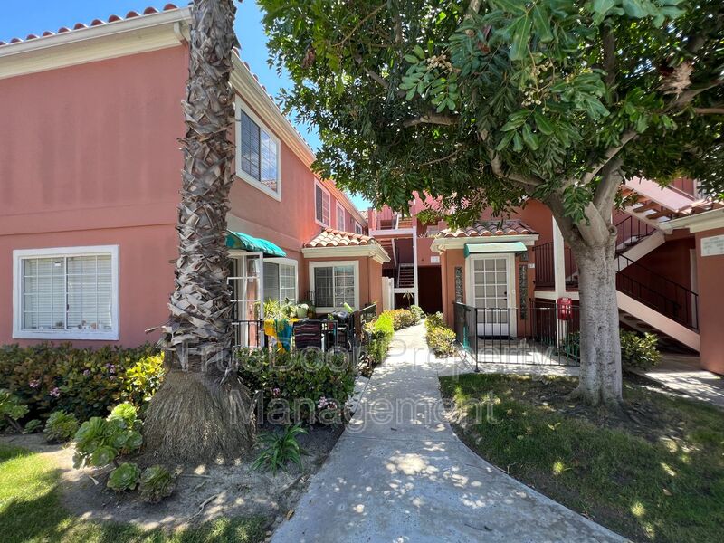 Request a Viewing for 409 Utica Ave, B18 Tenant Turner