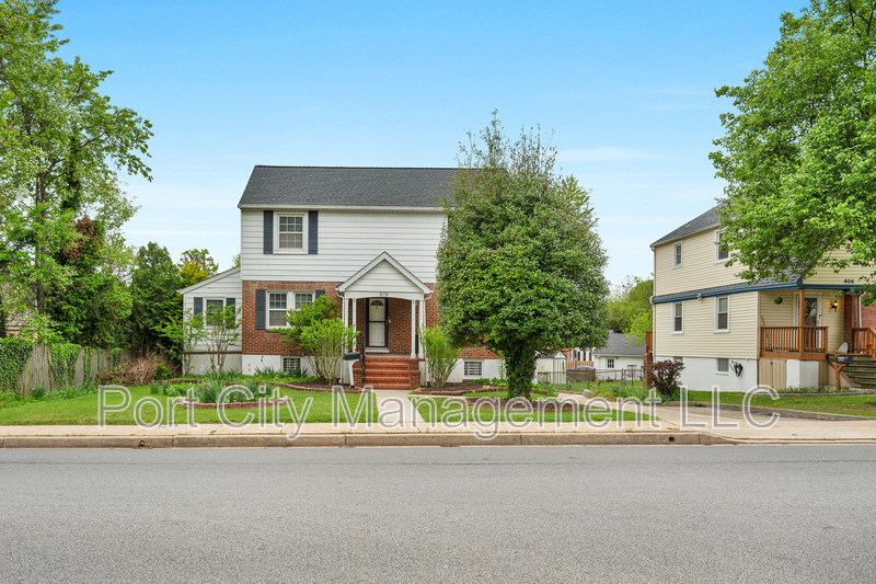 Baltimore House: 808 South Beechfield Avenue