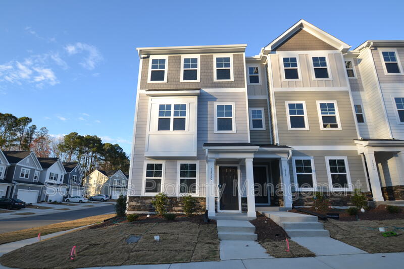 Apex Townhome: 1860 Woodall Crest Dr