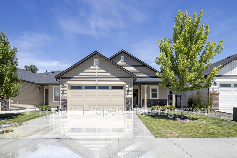 Meridian House: 1824 East Ringneck Street