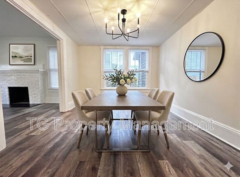 Jacksonville House: 2561 Rosselle St Unit 1