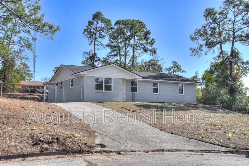 Augusta House: 2336 Prague Court