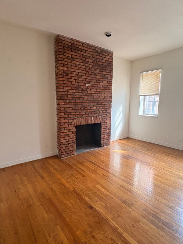 Baltimore Condo: 17 W. Preston St