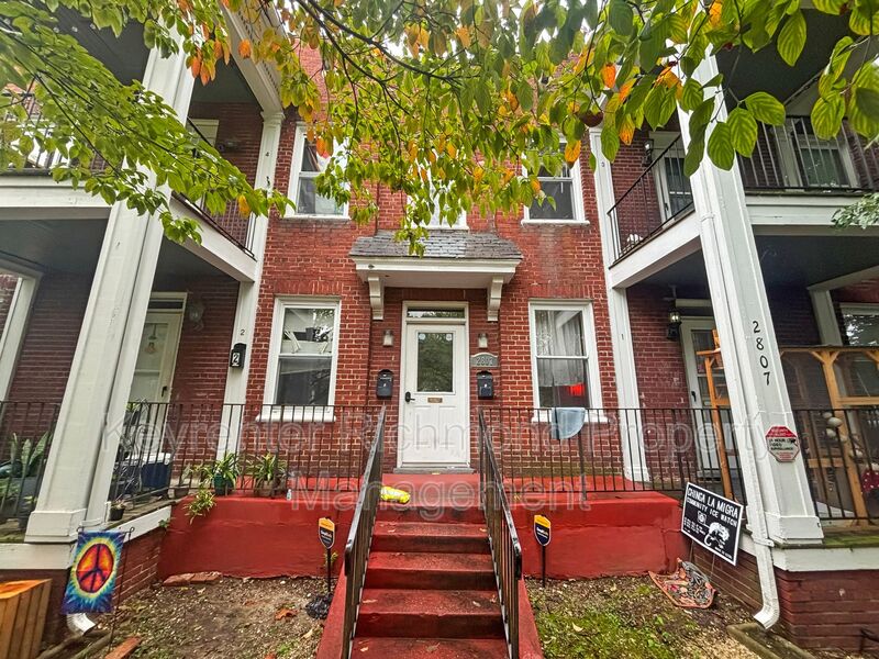 Richmond Condo: 2807 Barton Avenue