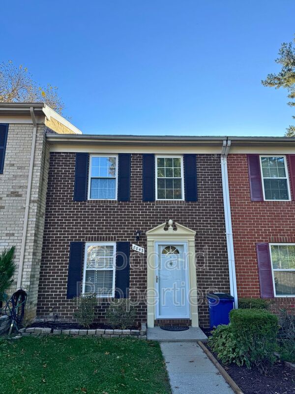 Columbia Townhome: 8843 Hayshed Ln