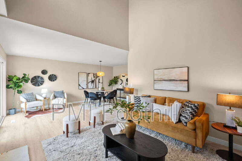 Golden Townhome: 206 South Holman Way