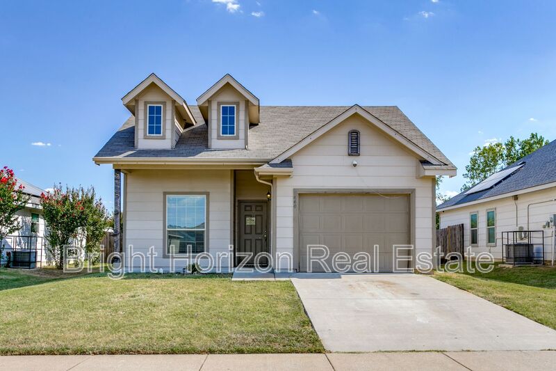 Fort Worth House: 1440 Gallina Trail
