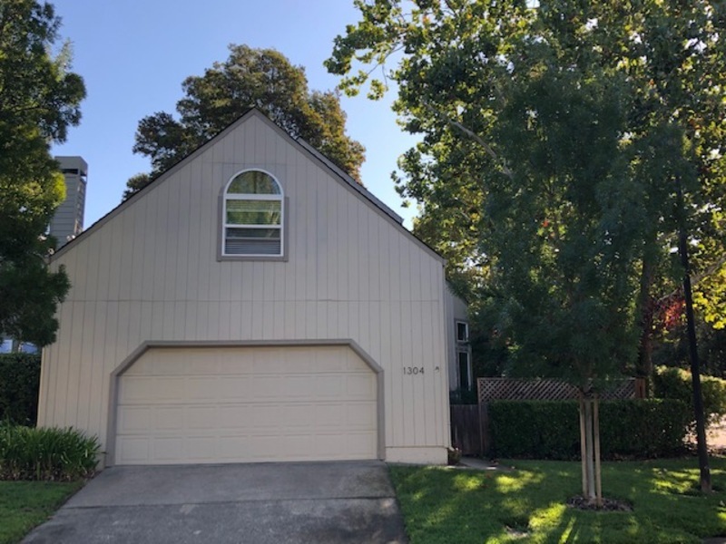 Healdsburg House: 1304 Foothill Drive