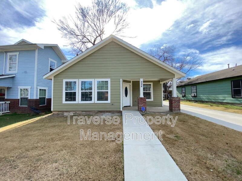 Fort Worth House: 924 East Annie Street
