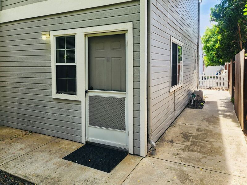 Costa Mesa House: 362 Ralcam Place