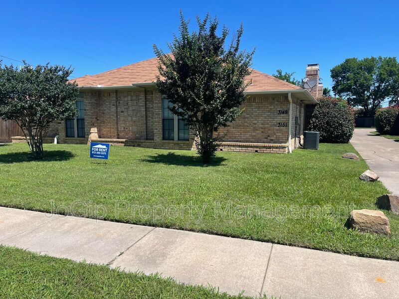 Irving House: 3151 Tudor Lane
