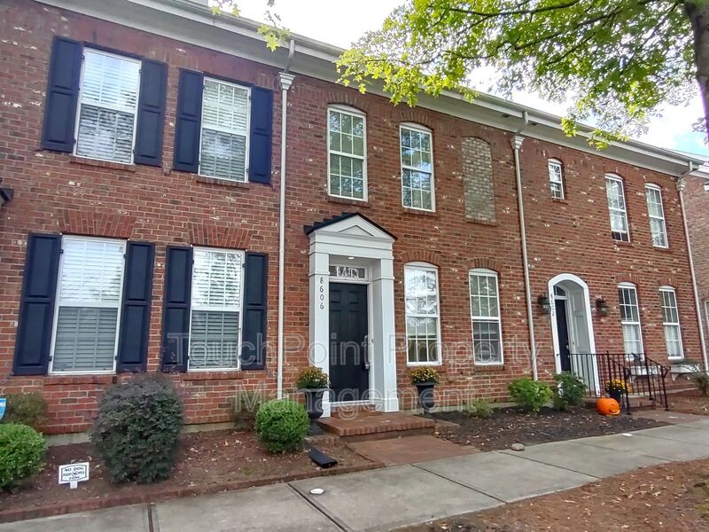 Charlotte Townhome: 8606 Beaver Creek Drive