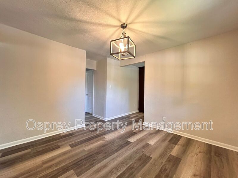 Charming 3-Bedroom Home with Bonus Room & Spacious Yard