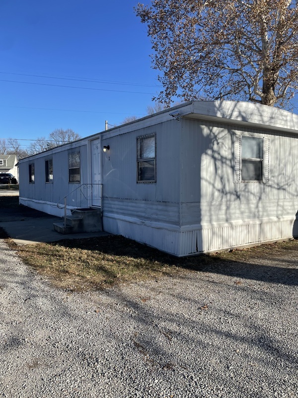 Belleville House: 2805 S belt west