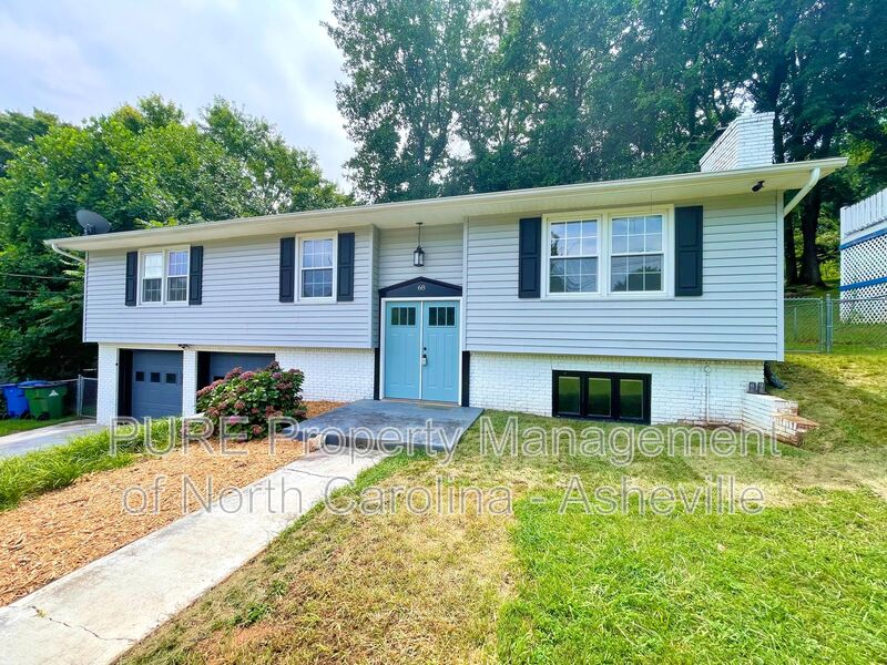 Asheville House: 68 Wake Robin Way
