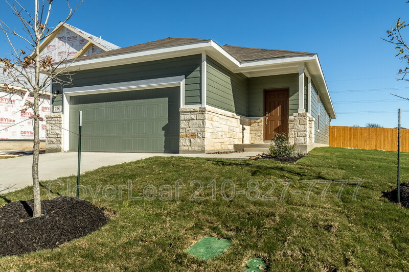 New Braunfels House: 275 Kinsley Way