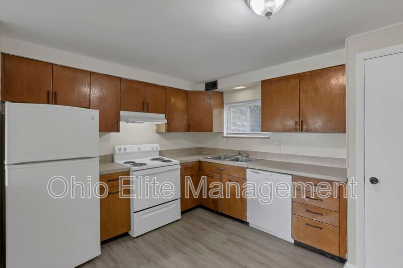 Columbus House: 1029 Binns Blvd