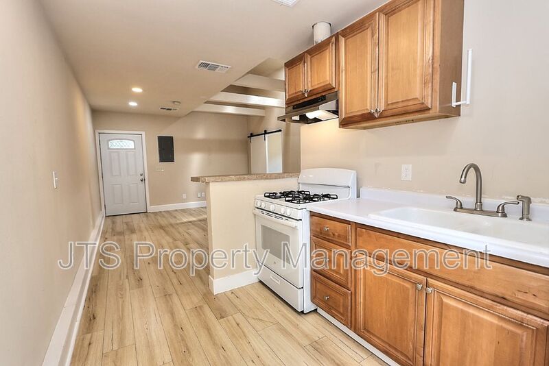 Carmichael House: 3515 Sue Pam Dr