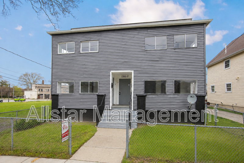 Cleveland Condo: 13815 Idarose Ave