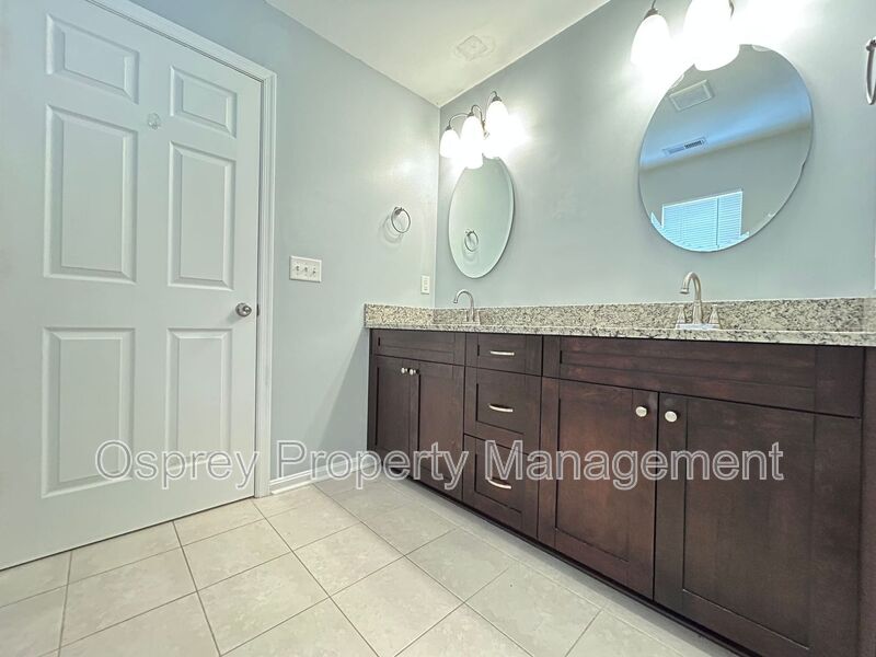 Charming 4-Bed, 2.5-Bath Coastal Cottage – Norfolk Gem!  - Photo 10